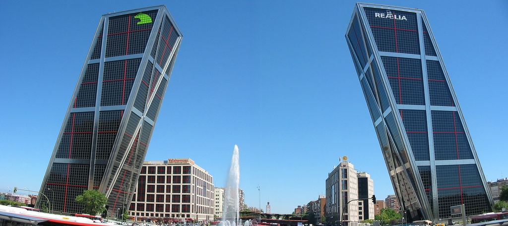 Puerta de Europa (c) Arnoldo Lara Giménez